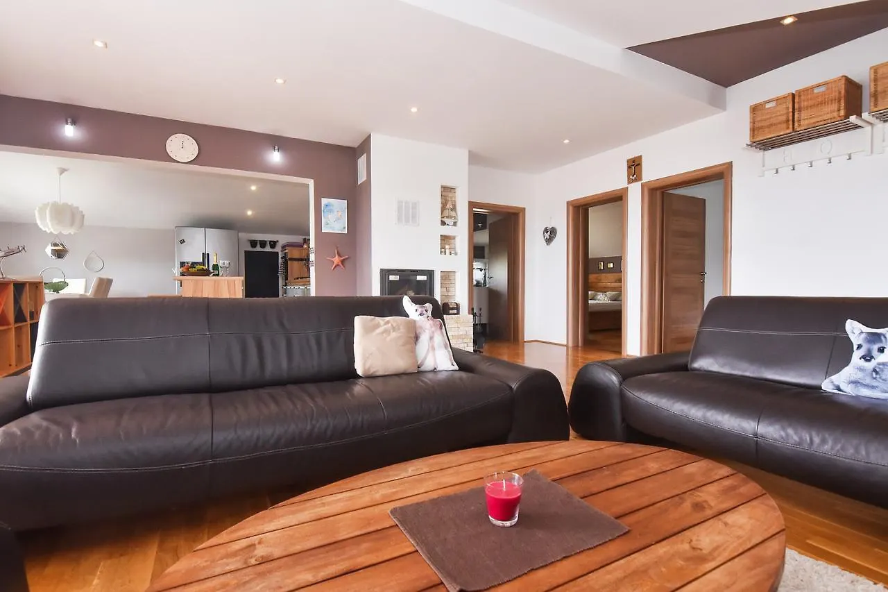 Apartment Larisa Gornji Karin Croatia